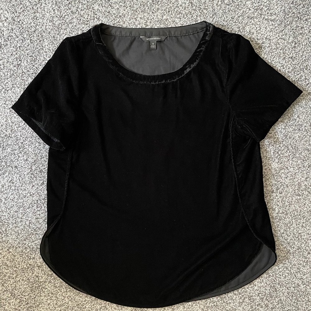 Banana Republic short-sleeved black velvet blouse, size S